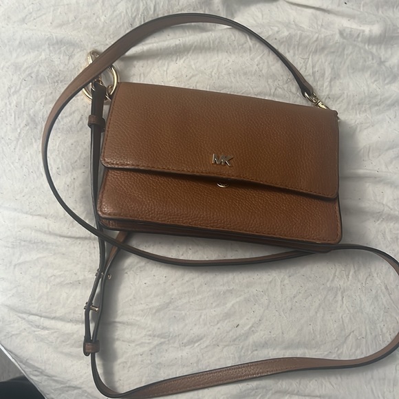 MICHAEL Michael Kors Jet Set Charm Small Phone Crossbody - Picture 2 of 8